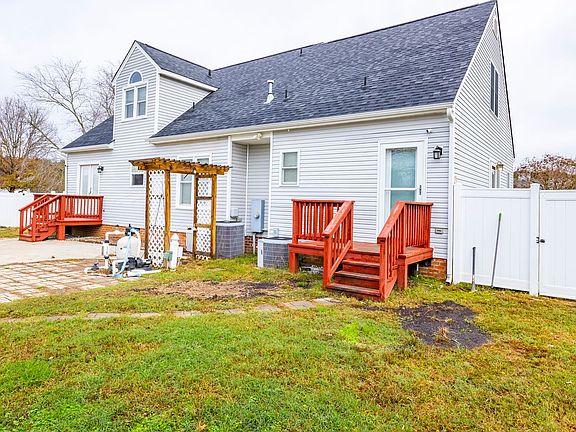 5th image of 4301 Cypress Dr