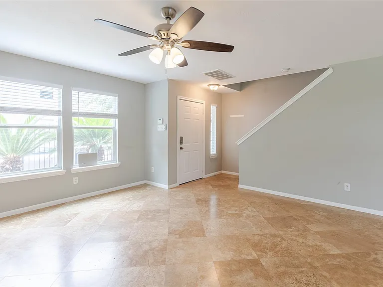 1118 Wilson St — Photo 13