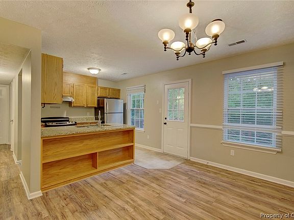 5th image of 3340 Lancaster Ln