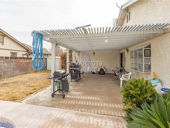 3rd image of 3726 Nicole St