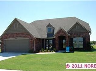 2003 Harriman Cir, Bartlesville, OK 74006