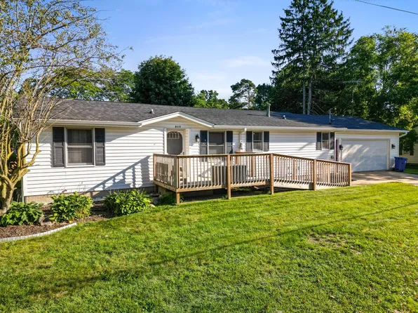 405 E Elm St, Fremont, MI 49412