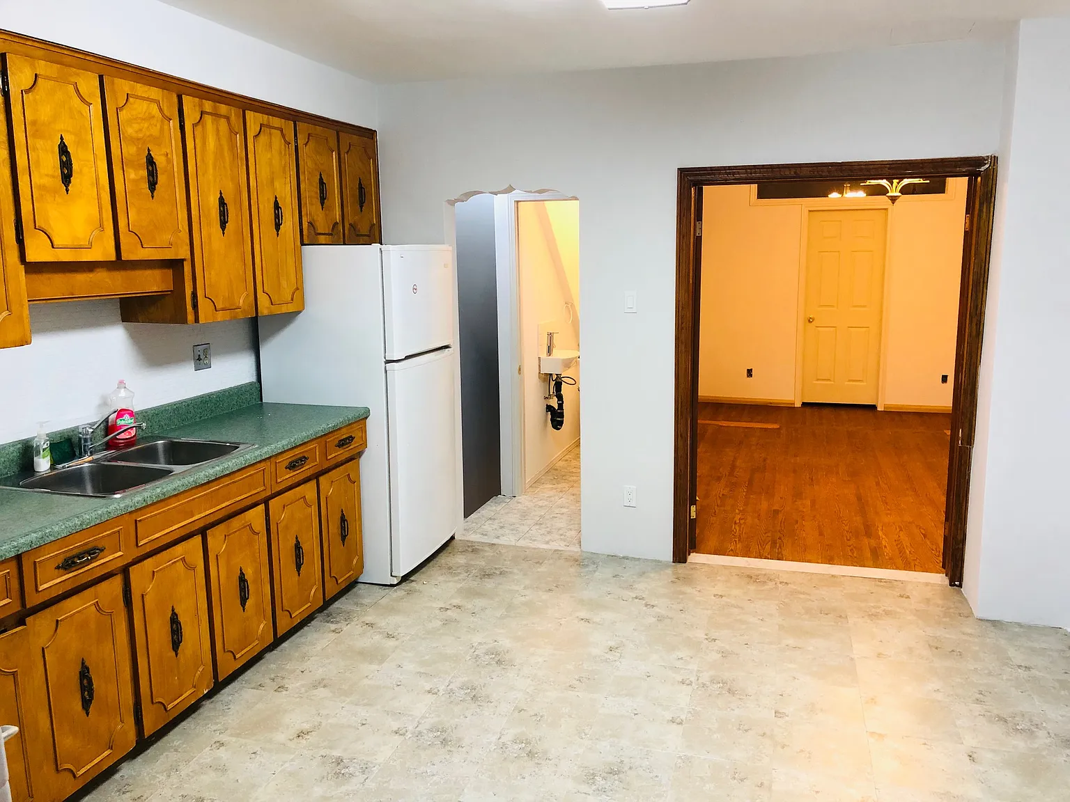 685 Ossington Ave photo 1