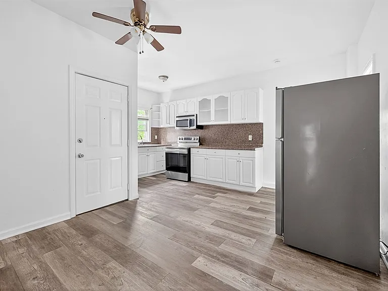101 Geneva Ave #2 — Photo 2