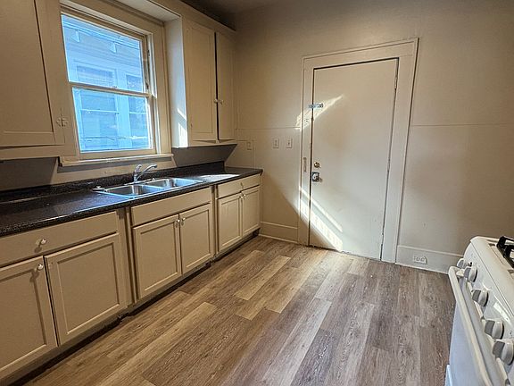 5th image of 632-634 Kings Hwy