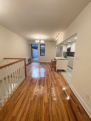 4th image of 55 W 68th St #1