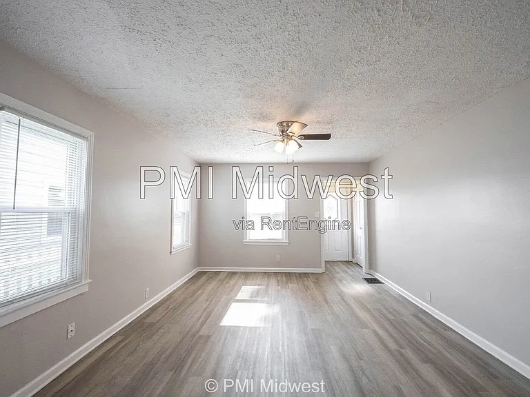 74 N 2nd Ave — Photo 5