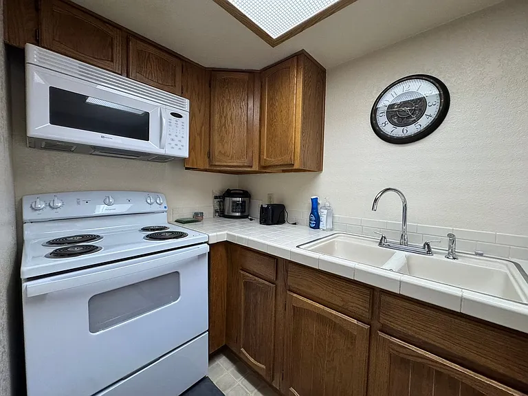 454 Riverfront Dr #204 — Photo 10
