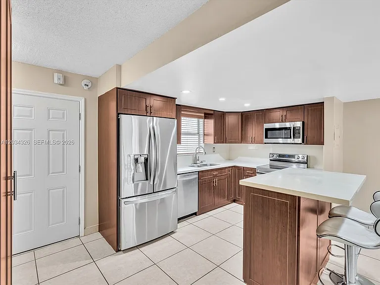 210 NW 87th Ave #L206 — Photo 8