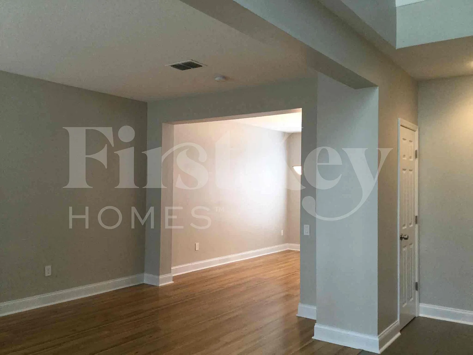 4 bed, 2.5 bath, 2112 sqft, $3,410 — Photo 2