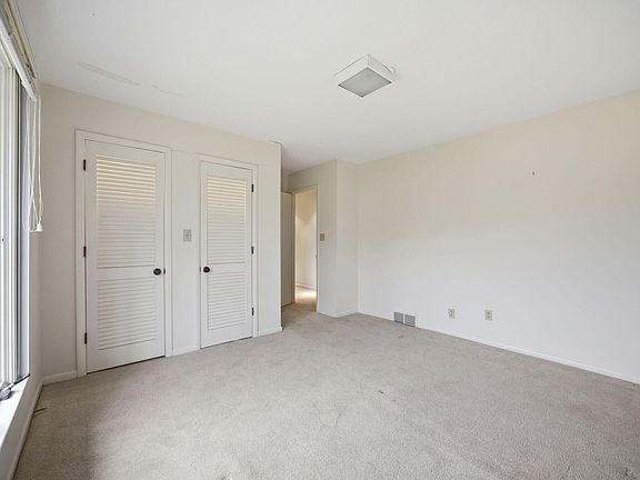 63rd image of 2044 Manor Dr