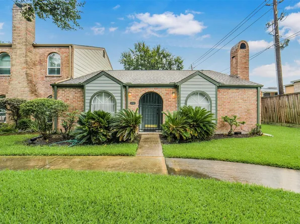 11907 Southlake Dr, Houston, TX 77077