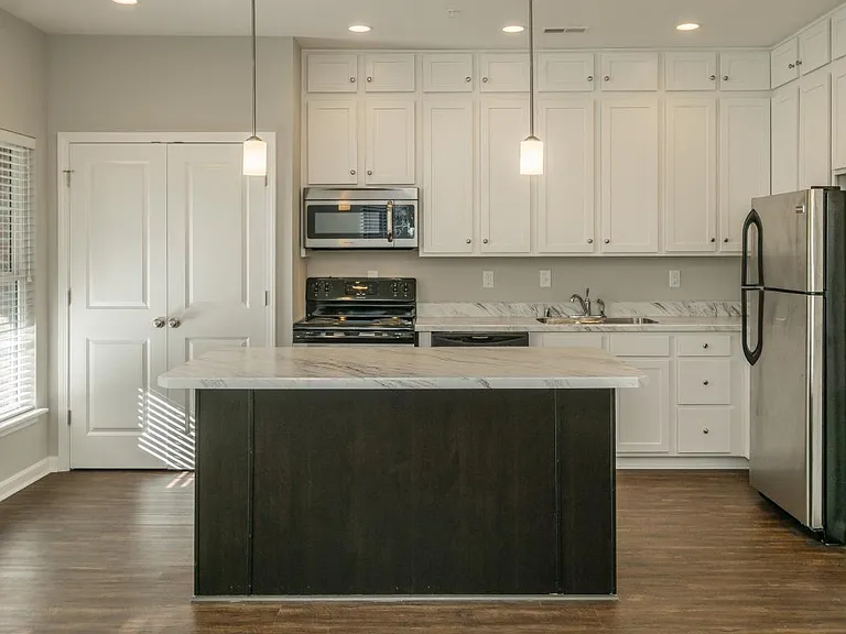 2068 Douglass Blvd — Photo 8