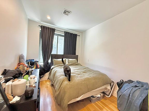 4th image of 818 Lexington Ave #1A