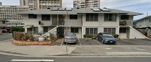 556 Kamoku St #3 Photo 1