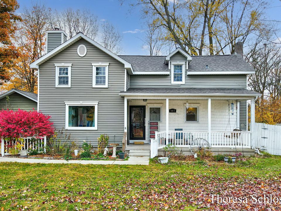 1st image of 403 Grand Rapids St