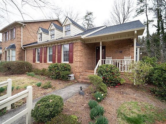 3rd image of 9 Milpond Ln
