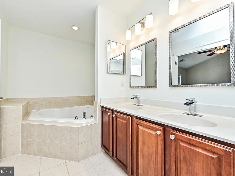 4654 Hummingbird Ln — Photo 31