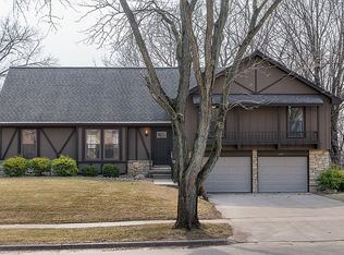 2508 Blue Ridge Dr NE, Cedar Rapids, IA 52402