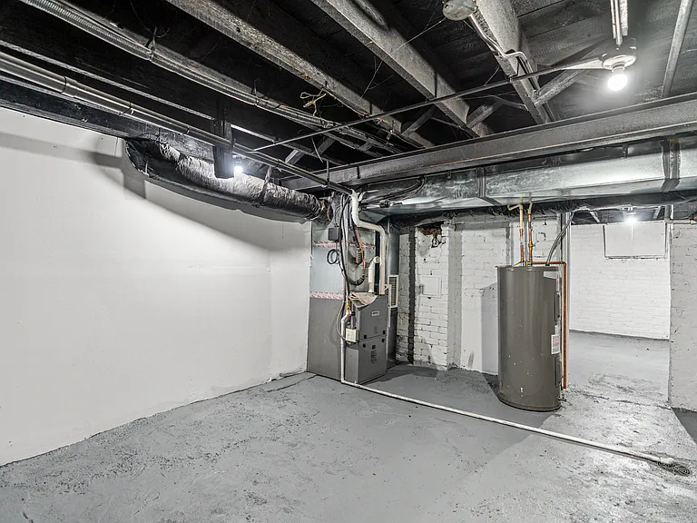 2124 Maple St — Photo 25