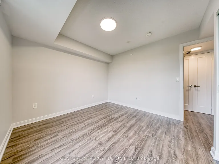 275 Village Green Sq #420 — Photo 19