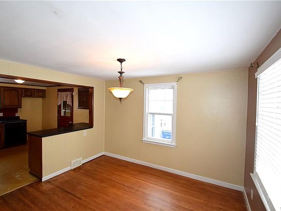 2nd image of 67 Iris Ave