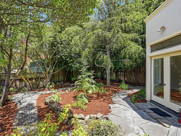 2998 Pacific Ave — Photo 32