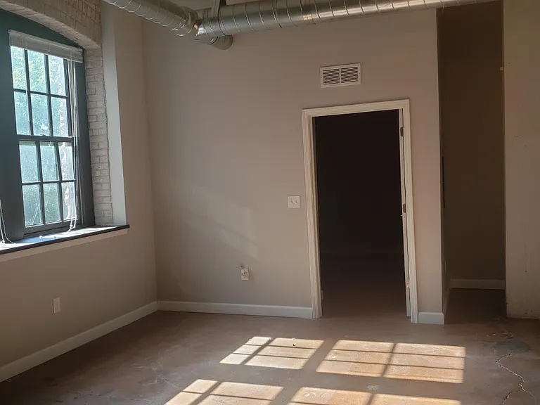 301 E 2nd St #305 — Photo 7