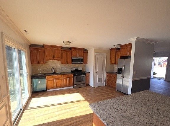 4th image of 6005 Woodgate Dr