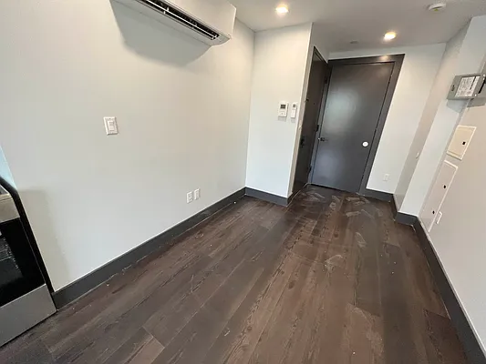 Rented by Delmark Realty LLC | media 12