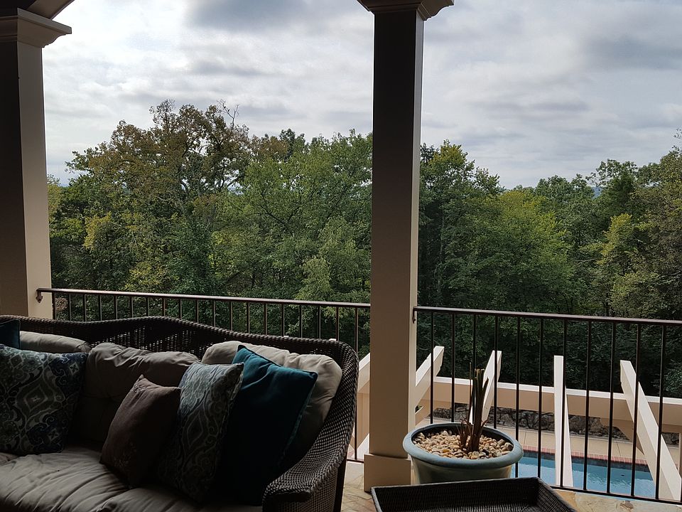 2nd image of 515 W Hillwood Dr