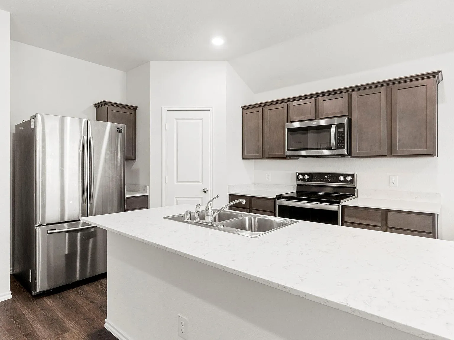 3 bed, 1297 sqft, $1,850 — Photo 4