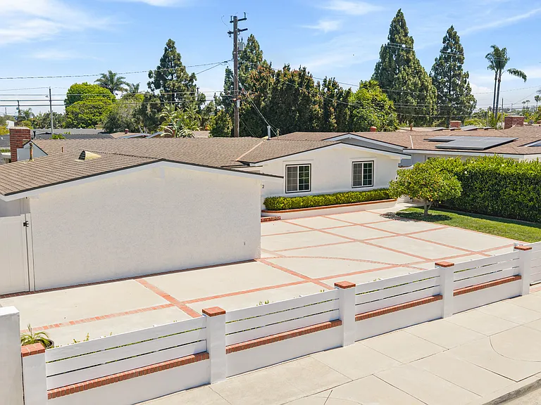 2362 Cornell Dr — Photo 33