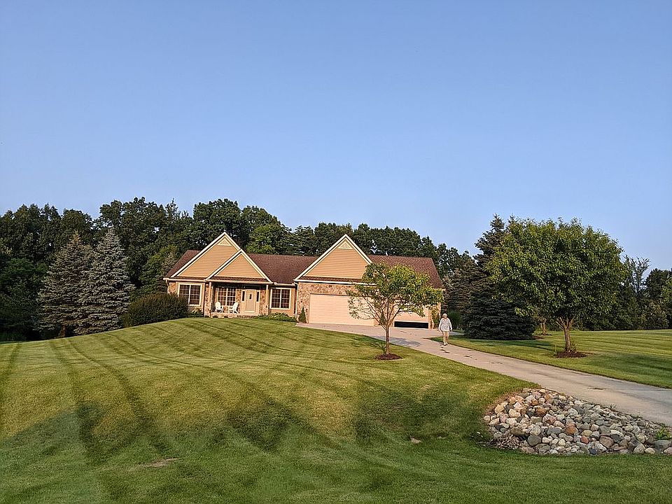 1st image of 9009 W Lake Pointe Dr