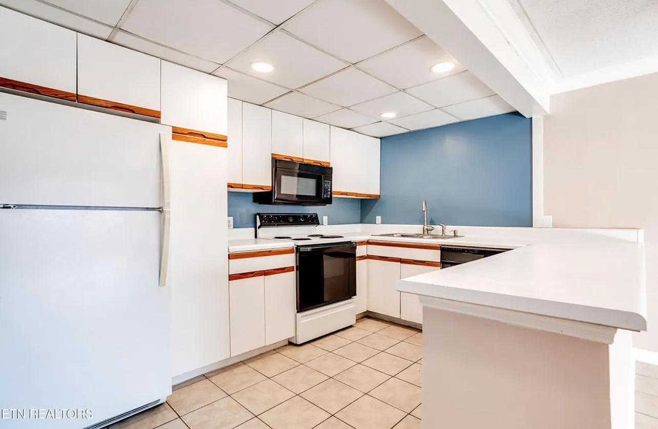 2 bed, 1075 sqft, $2,000 — Photo 1