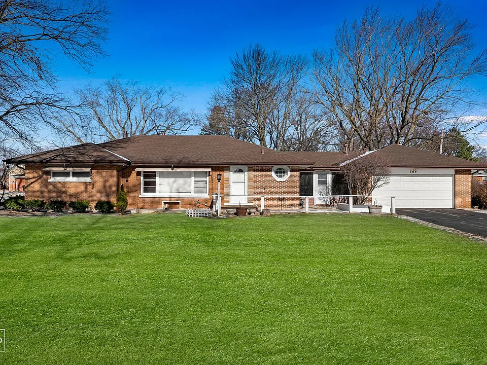 304 W Golf Rd