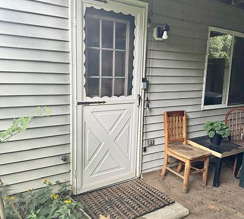 4th image of 3621 Seaford Ct #B