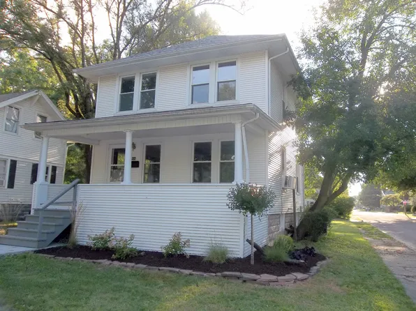 938 Sumner St, Carlinville, IL 62626