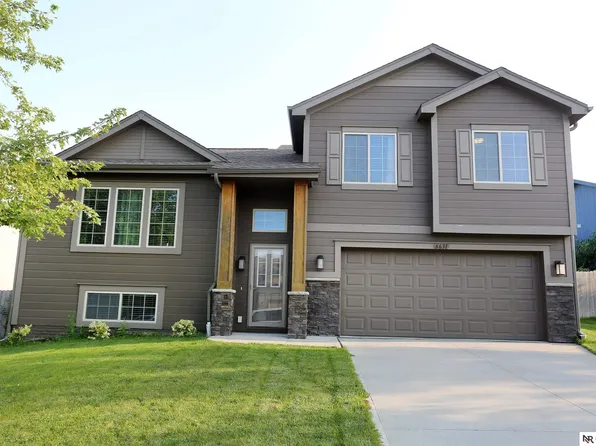 6631 Michael Cir, La Vista, NE 68133