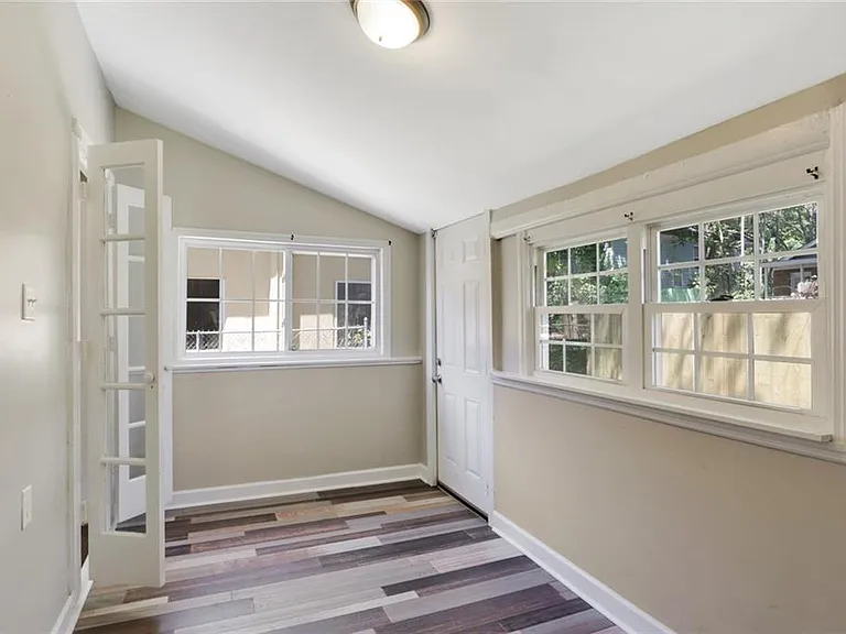 585 Jones Ave NW — Photo 11