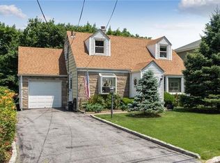 18 Hearthstone Rd, Yonkers, NY 10710