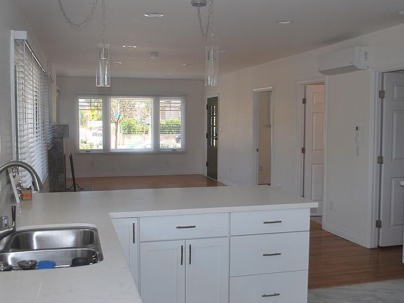 5th image of 3941 Albatross St