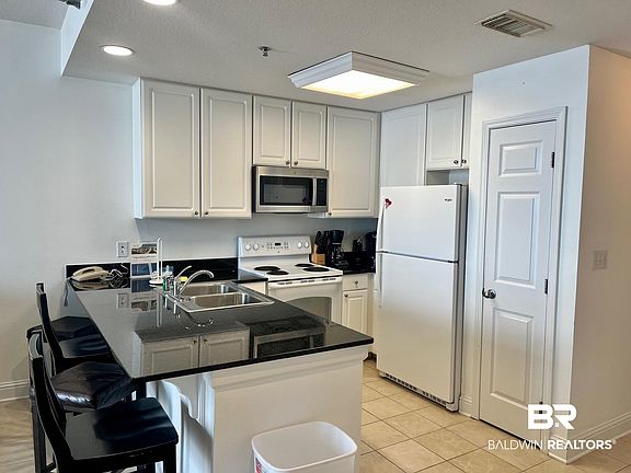 4th image of 455 E Beach Blvd APT 516
