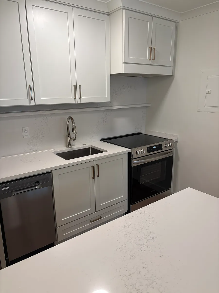 Building Photo - 230 E Samford Ave #102