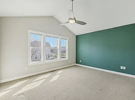 3 bed, 3.5 bath, 1954 sqft, $3,200 — Photo 3