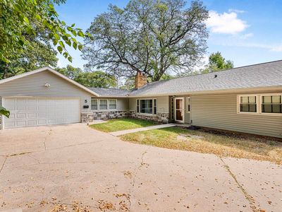 5 Riverview Park Dr, Bettendorf, IA, 52722