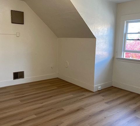 4th image of 6615-6619 Telegraph Ave #4