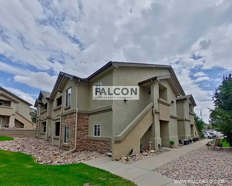 6925 Ash Creek Hts #202