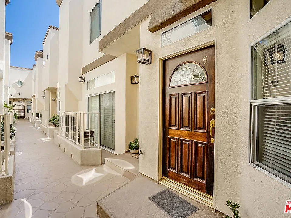 4520 Fulton Ave #5