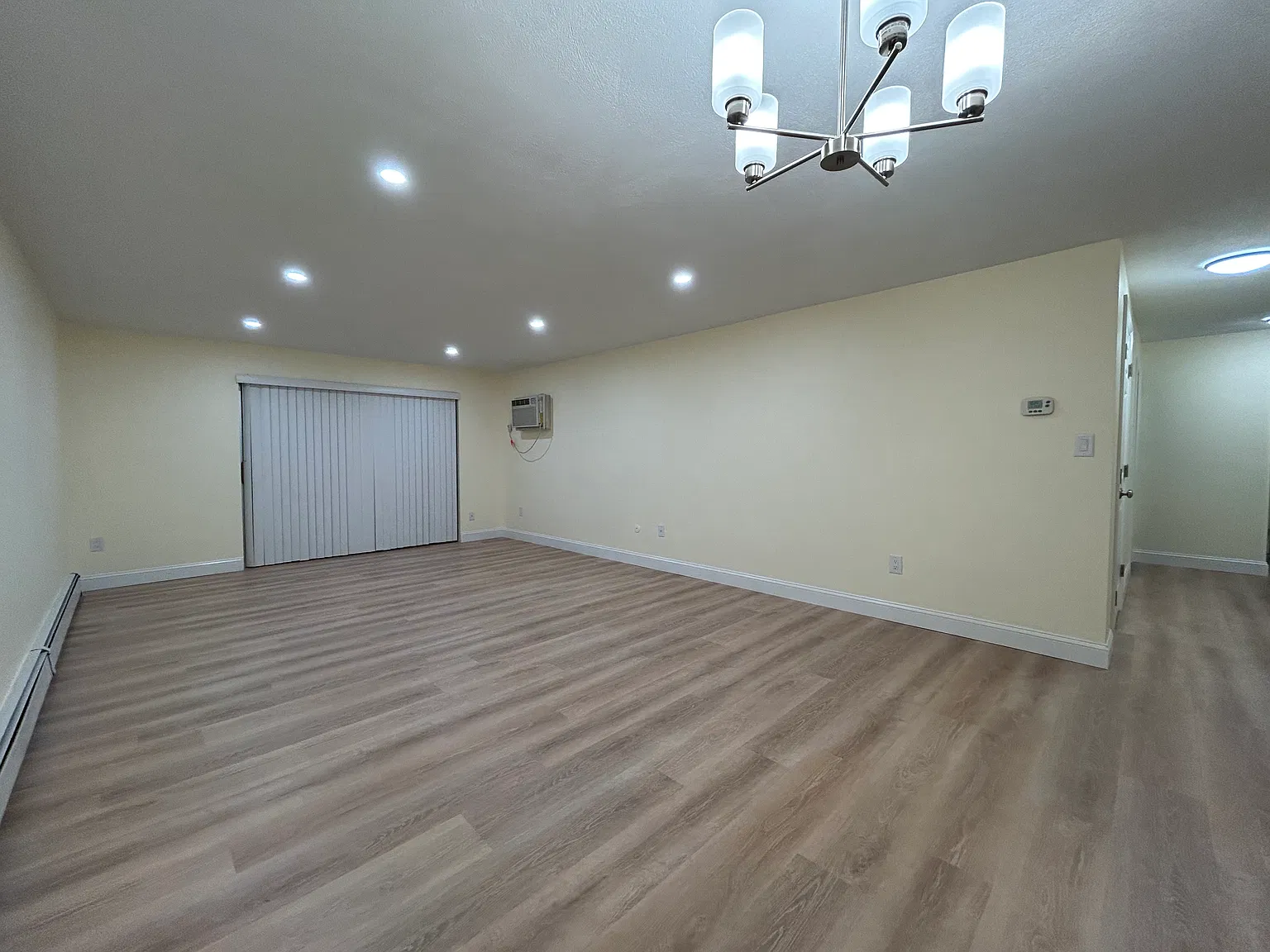 2 bed, 1000 sqft, $2,750 — Photo 4